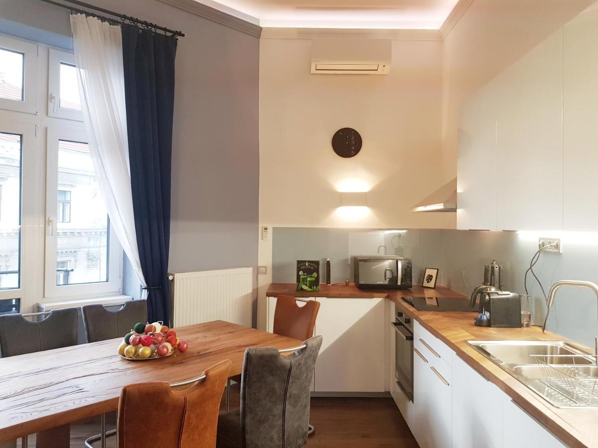 Luxurious Apartment With Balconies In Downtown Bp Budapest Ngoại thất bức ảnh